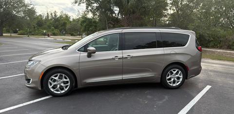 Chrysler Pacifica 2017