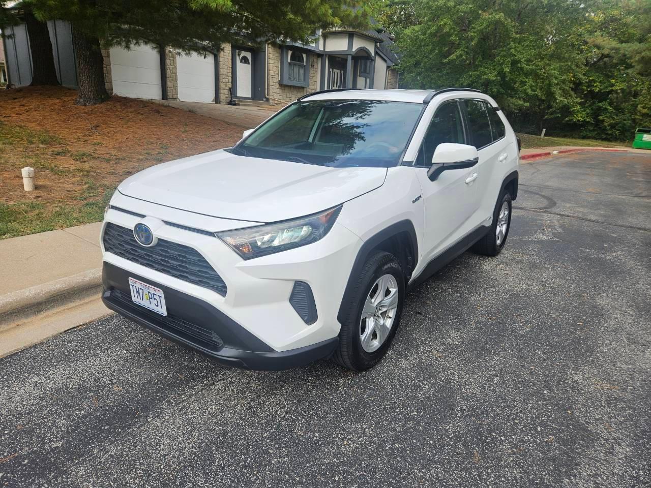 Toyota RAV4 Hybrid 2019 in Kansas City, MO