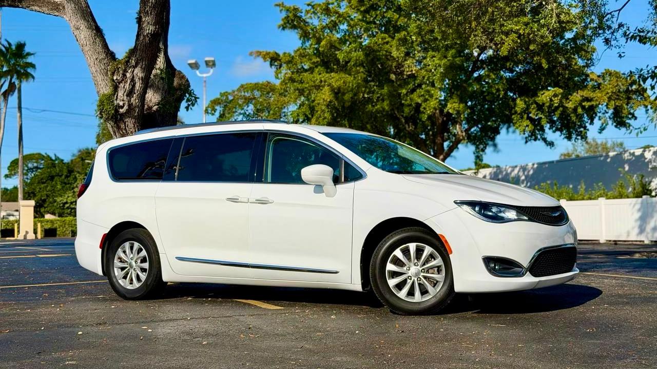 Chrysler Pacifica 2019 in 