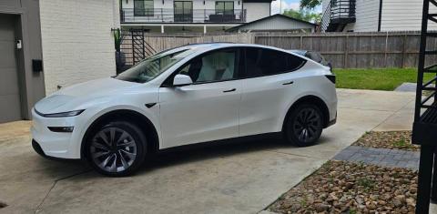 Tesla Model Y 2026