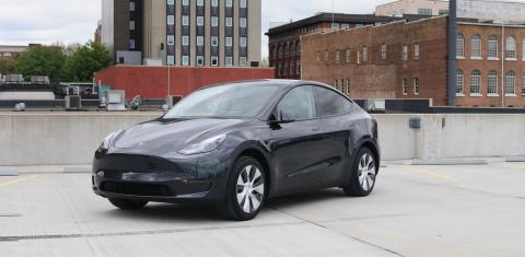 Tesla Model Y 2024