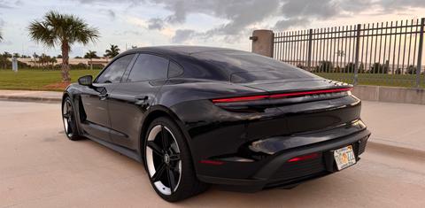 Porsche Taycan 2022