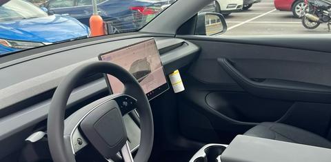 Tesla Model Y 2026