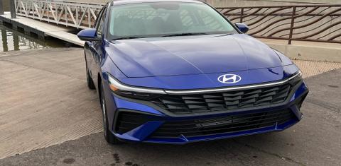 Hyundai Elantra 2024