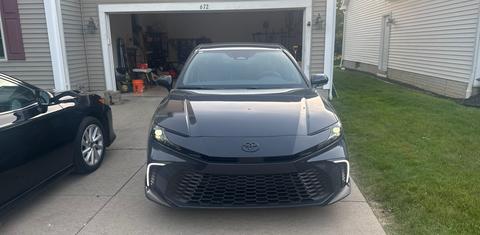 Toyota Camry Hybrid 2026