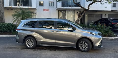 Toyota Sienna 2025