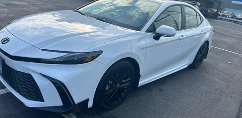 Toyota Camry Hybrid 2026