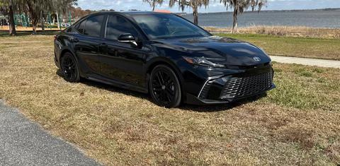 Toyota Camry Hybrid 2026