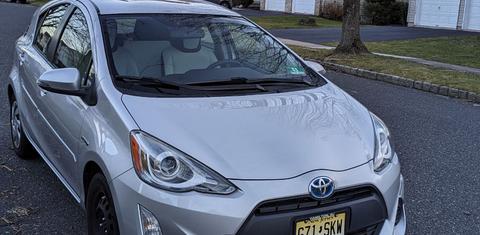 Toyota Prius c 2015