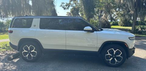 Rivian R1S 2024
