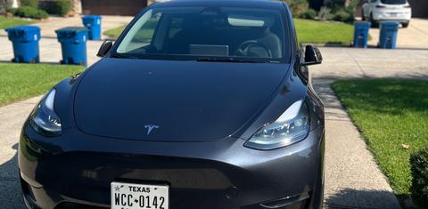 Tesla Model Y 2025