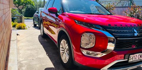 Mitsubishi OUTLANDER 2021