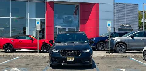 Chrysler Pacifica 2023