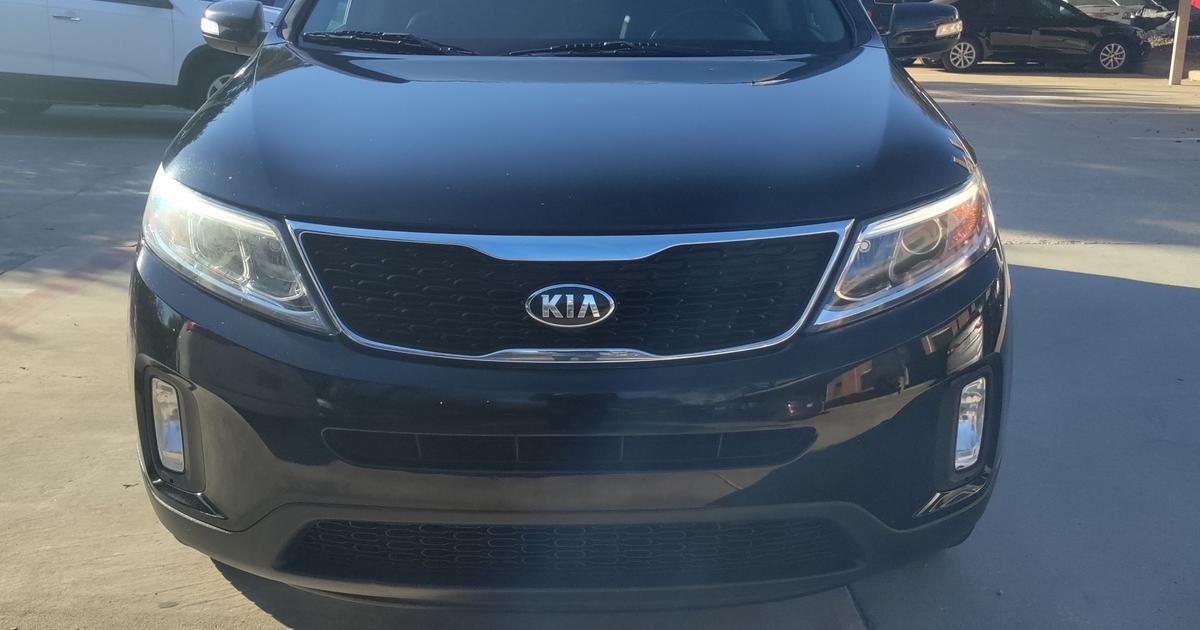 Kia Sorento 2015 rental in Bedford, TX by Mena A. Turo