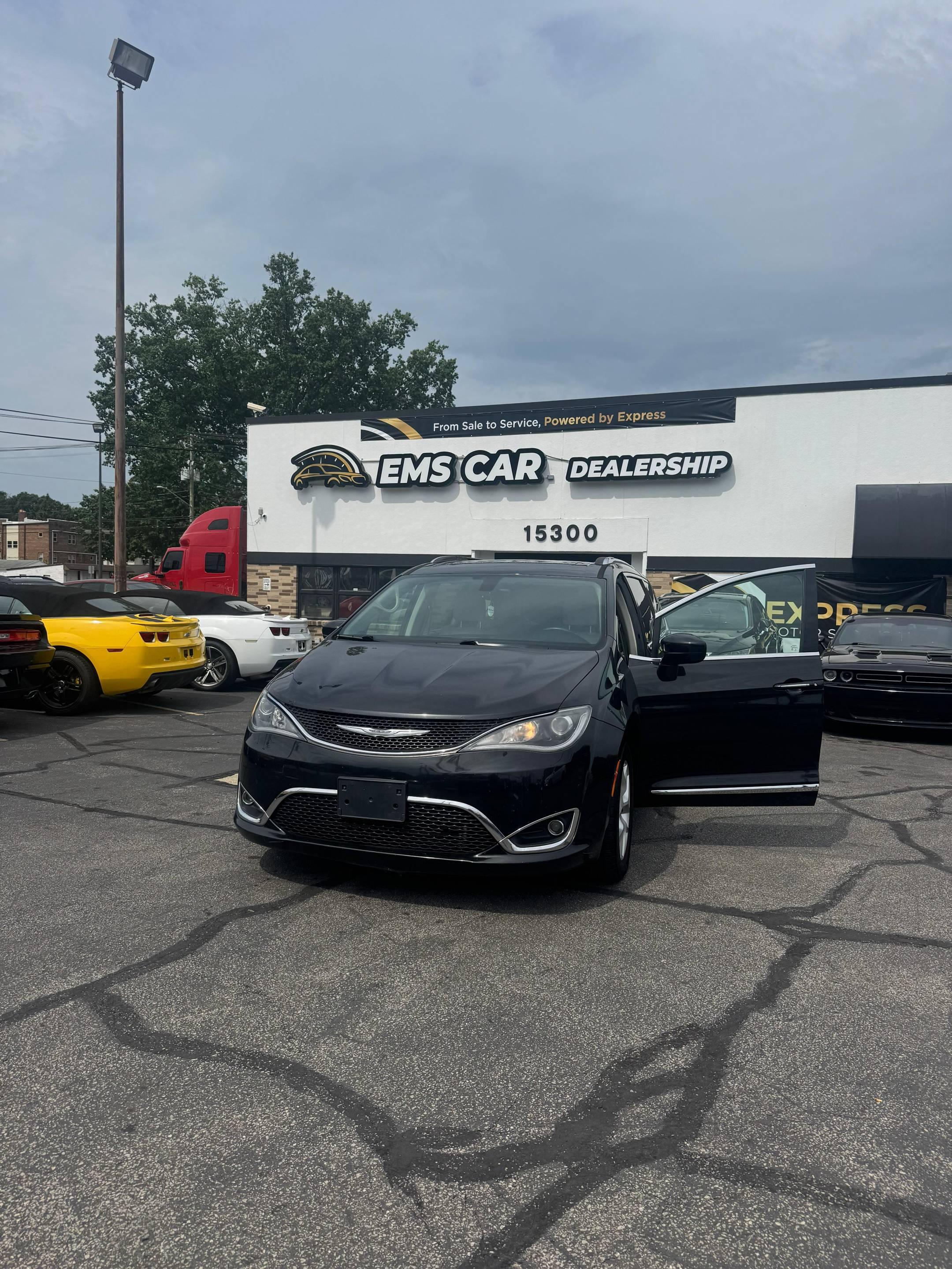 Chrysler Pacifica 2018 in Cleveland, OH