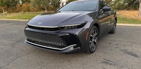Toyota Crown 2023