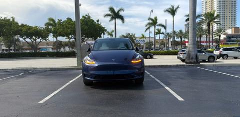 Tesla Model Y 2023