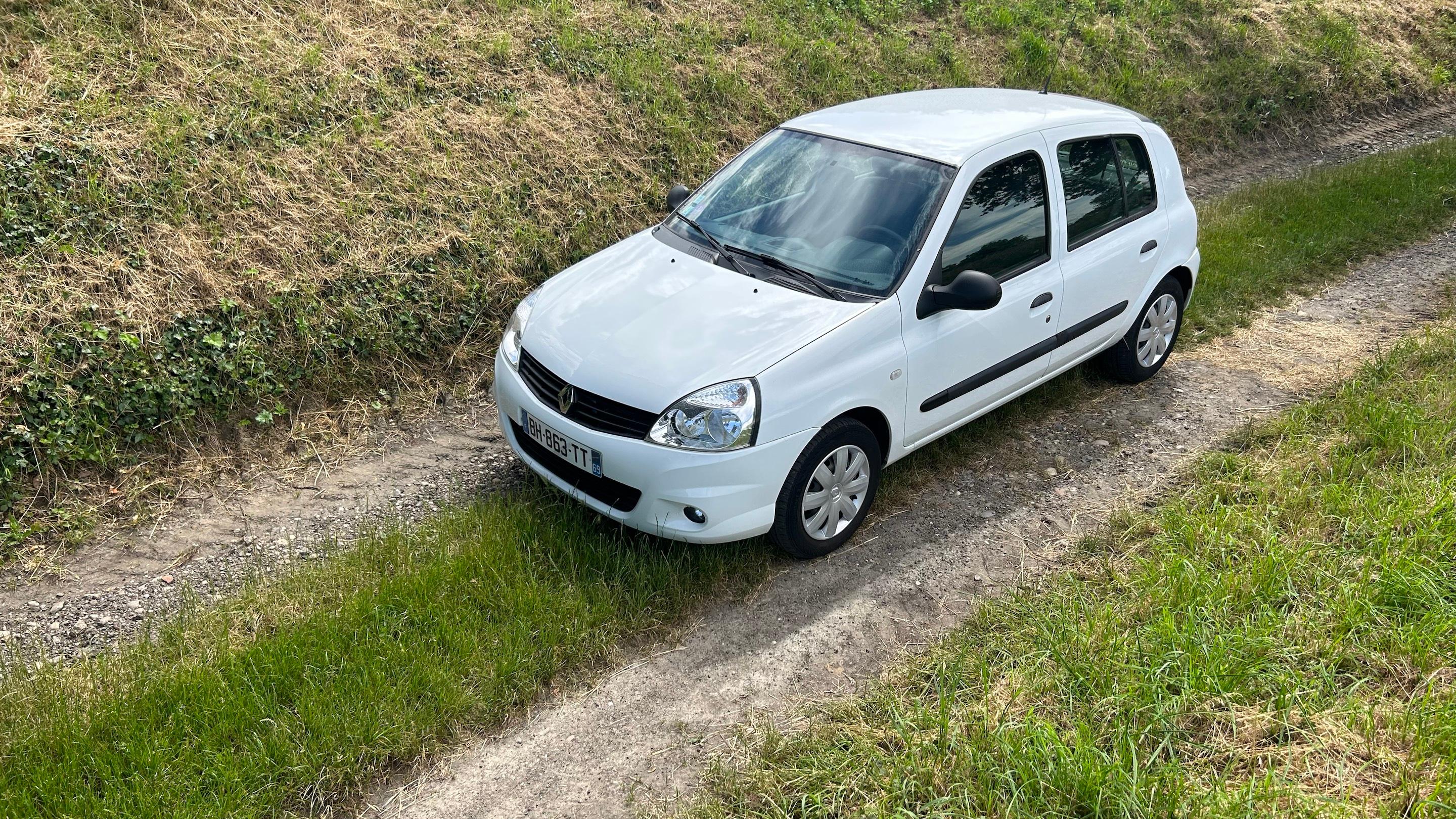 Renault CLIO CAMPUS II 2011 in Lyon