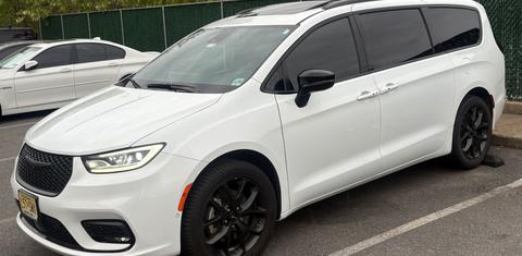 Chrysler Pacifica 2023