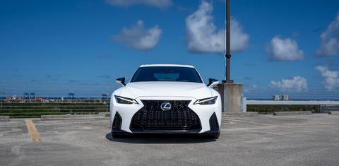 Lexus IS 2025