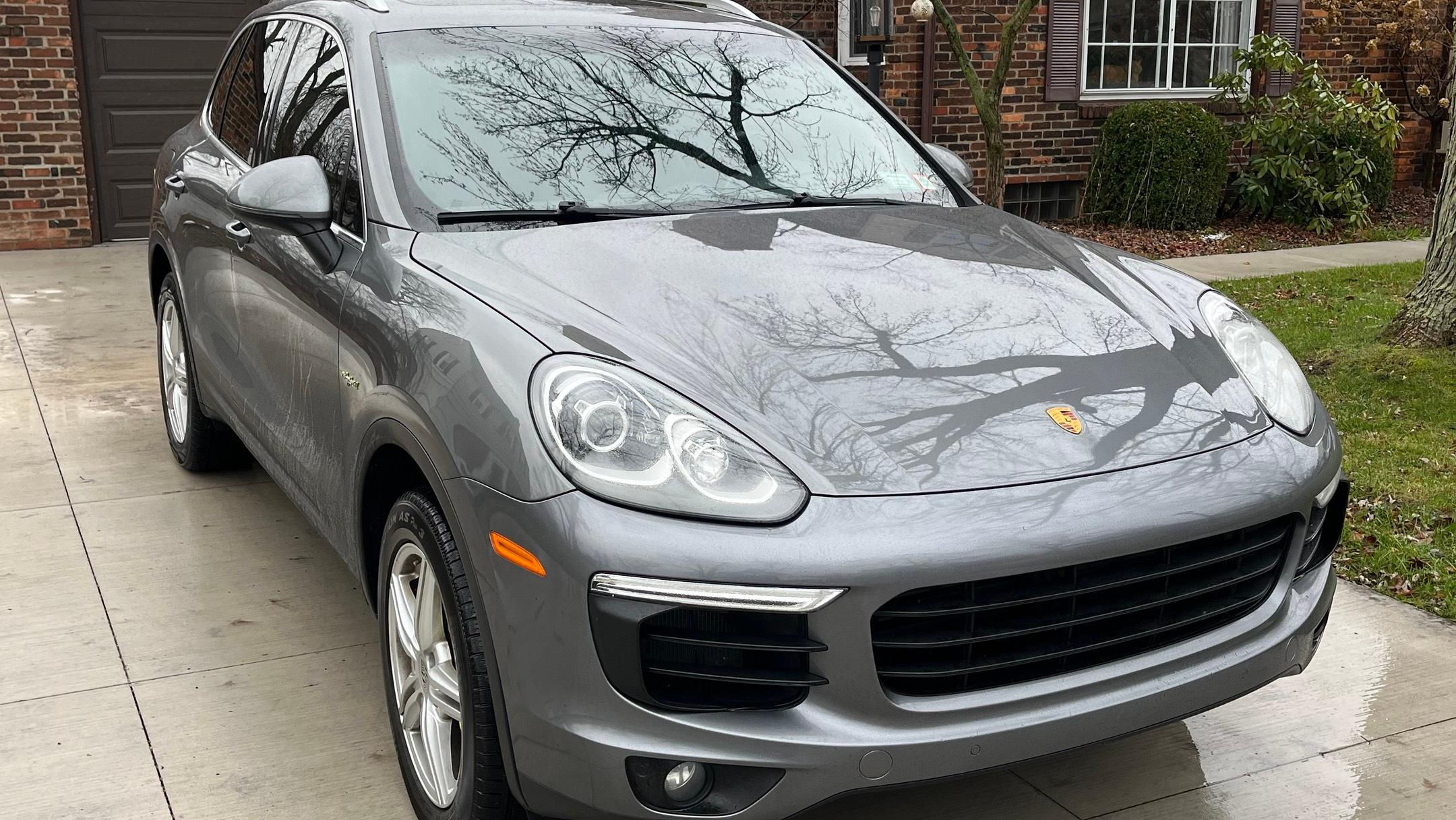 Porsche Cayenne 2017 in Amherst, NY