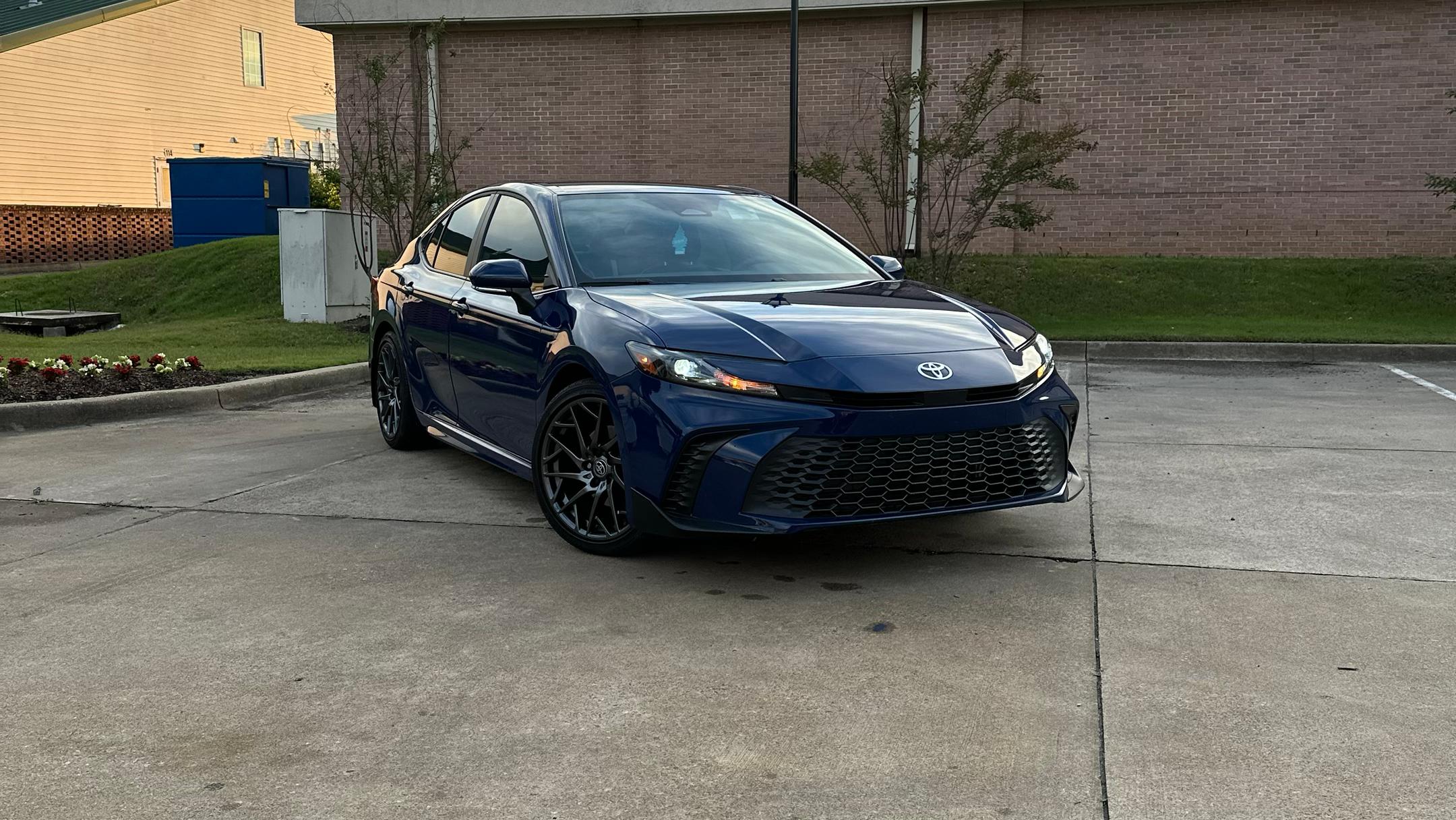 Toyota Camry Hybrid 2026 in Memphis, TN