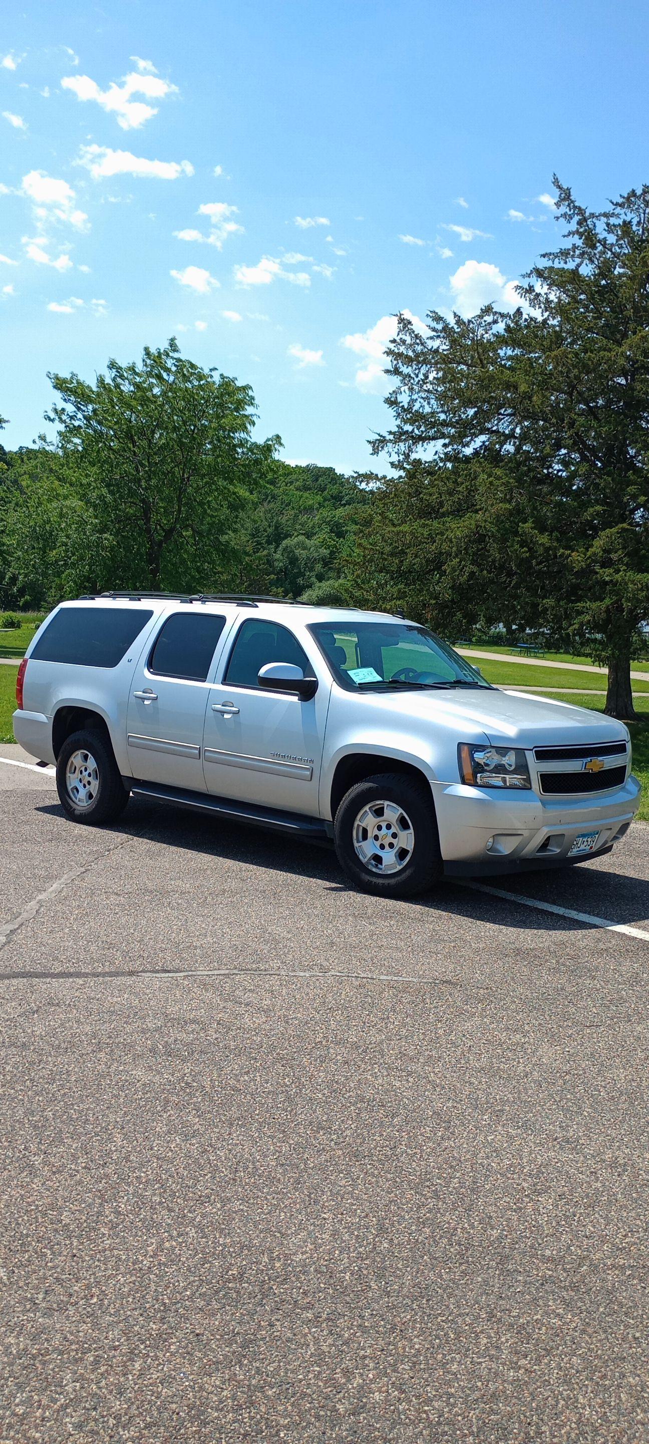 Chevrolet Suburban 2014 in Bloomington, MN