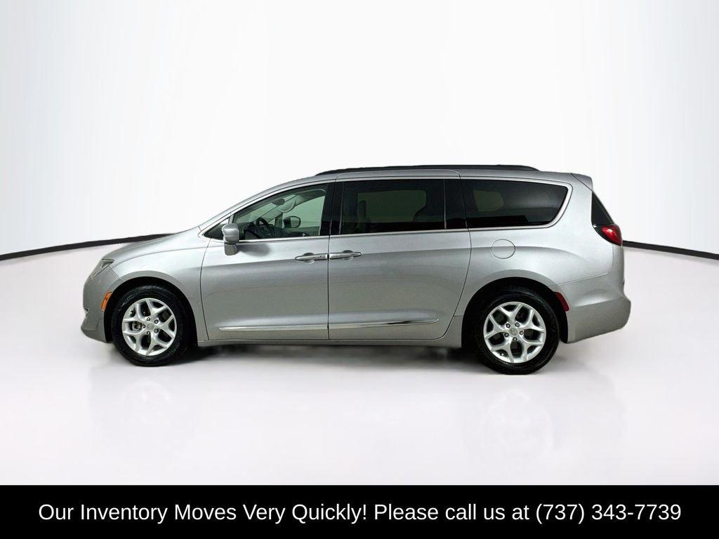 Chrysler Pacifica 2017 in Pflugerville, TX