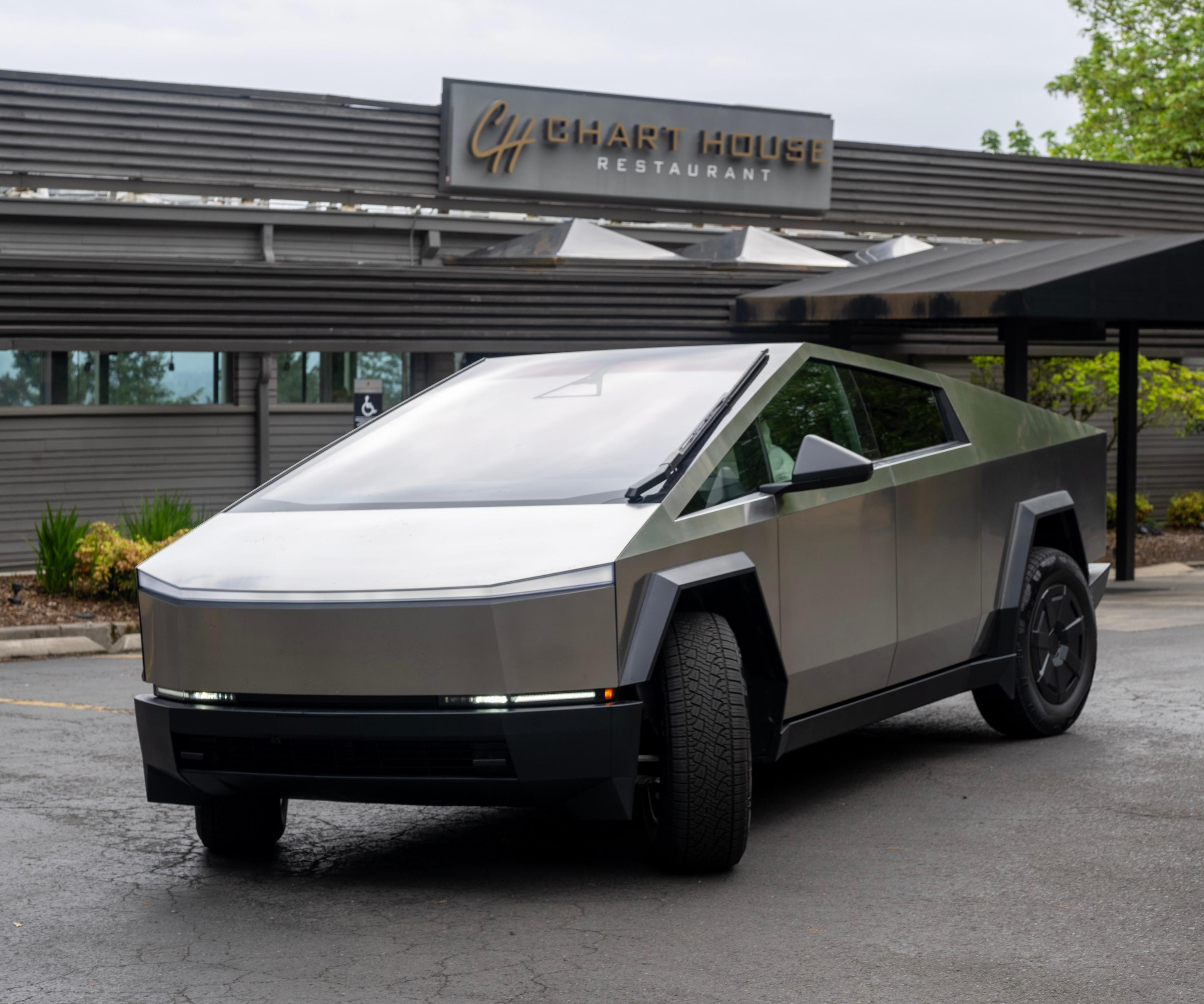 Tesla Cybertruck 2026 in 