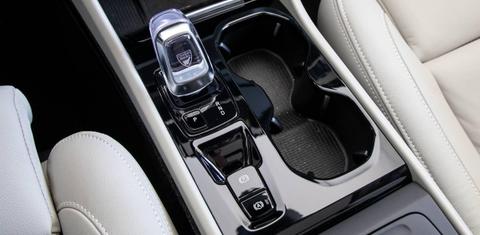 Volvo XC40 2024