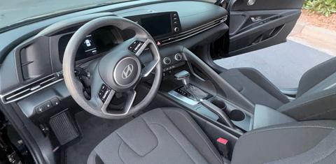 Hyundai Elantra 2024