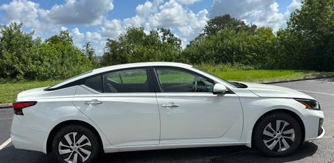 Nissan Altima 2023
