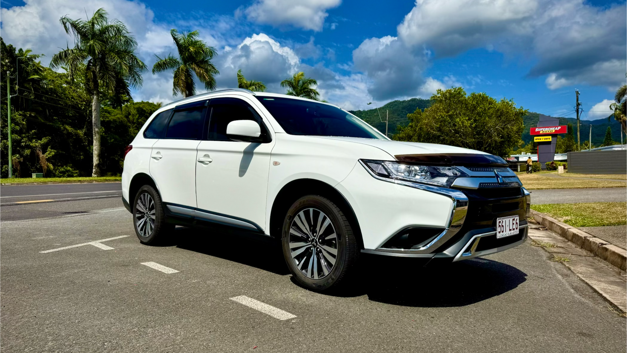 Mitsubishi OUTLANDER 2019 in Cairns City