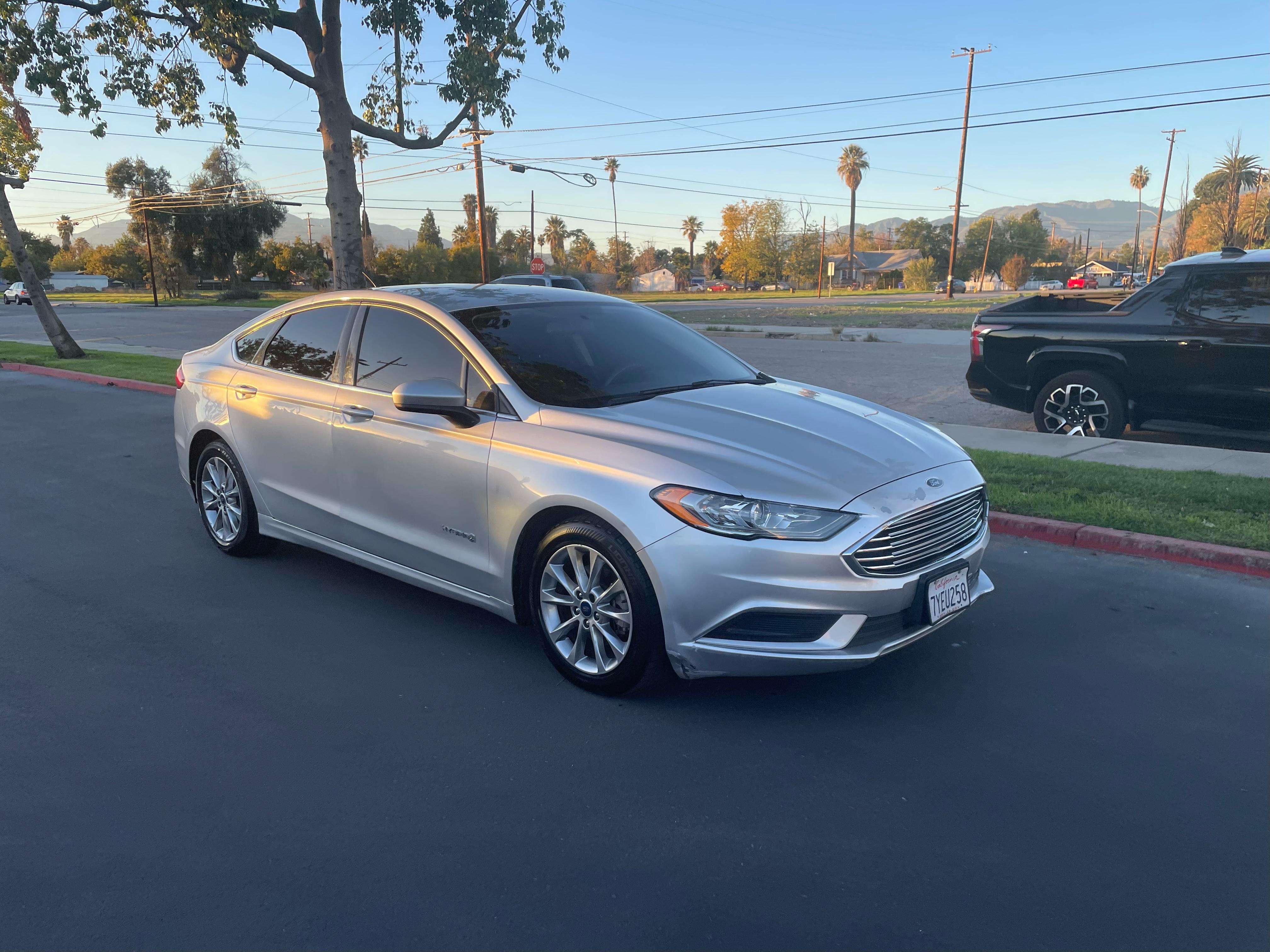 Ford Fusion Hybrid 2017 in 