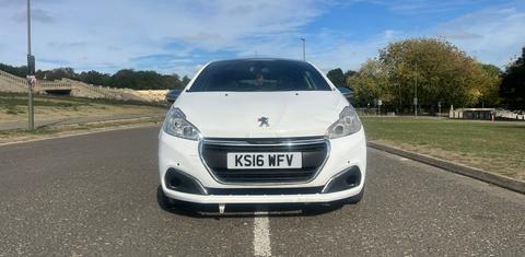 Peugeot 208 2016