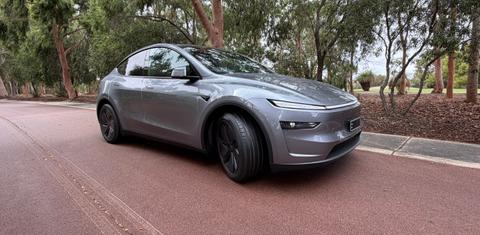 Tesla MODEL Y 2026