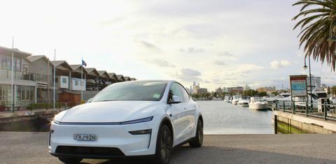 Tesla MODEL Y 2025