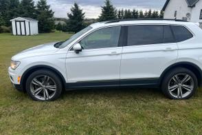 Volkswagen Tiguan car