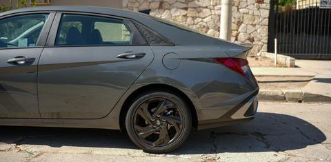 Hyundai Elantra Hybrid 2026