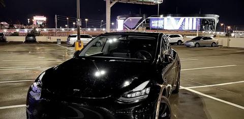 Tesla Model Y 2024