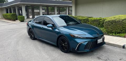 Toyota Camry Hybrid 2025
