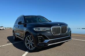 BMW X7 car