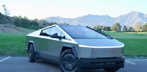 Tesla Cybertruck 2025