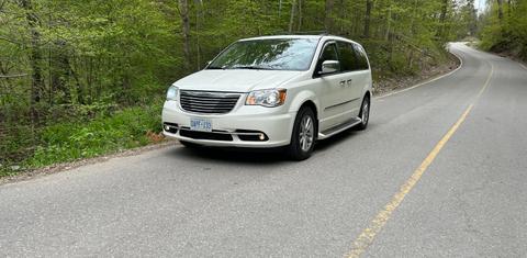 Chrysler Town & Country 2012