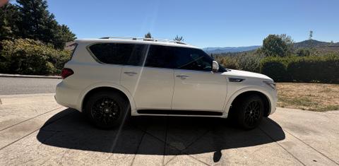 INFINITI QX80 2023