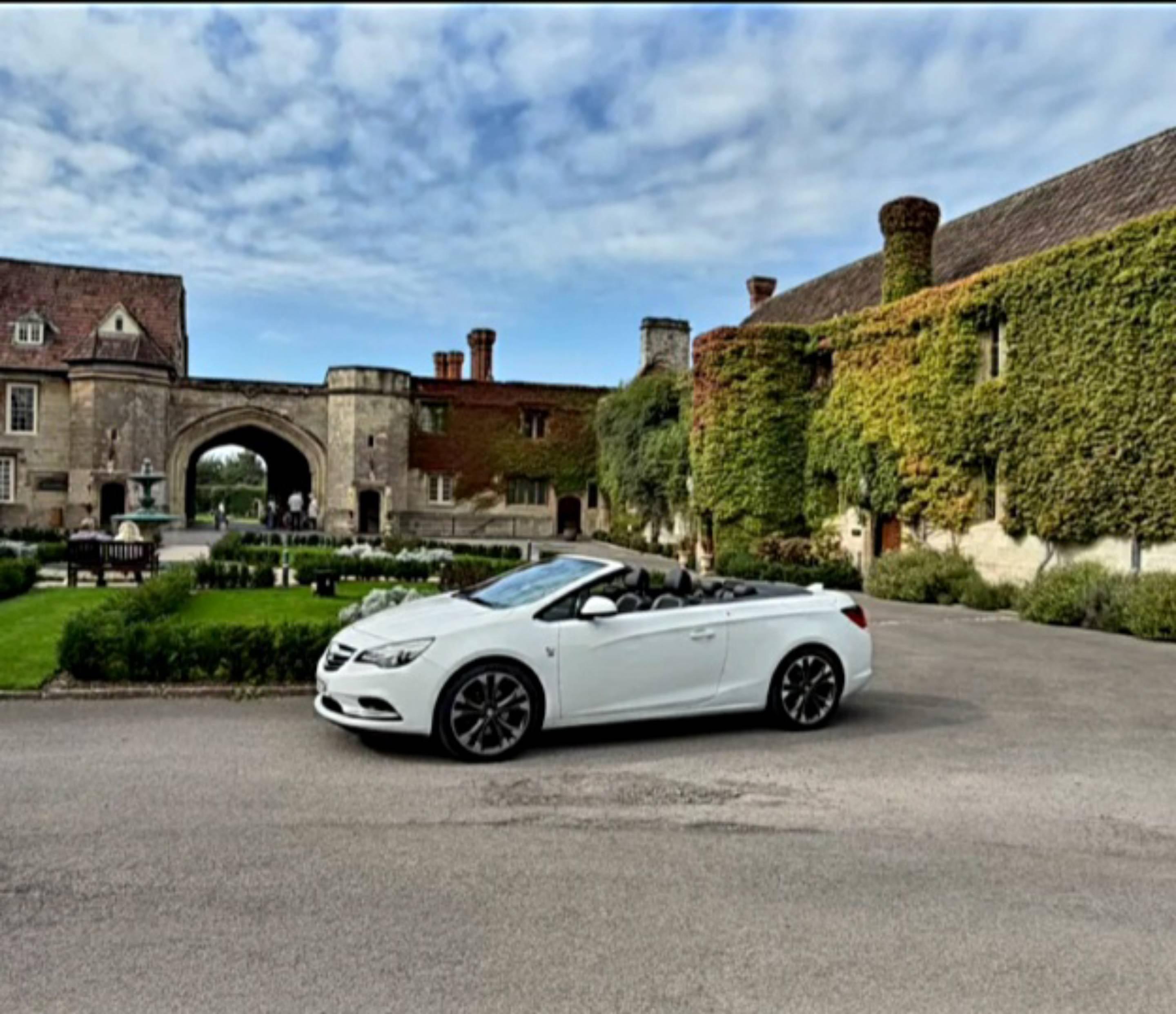 Vauxhall Cascada 2016 in London