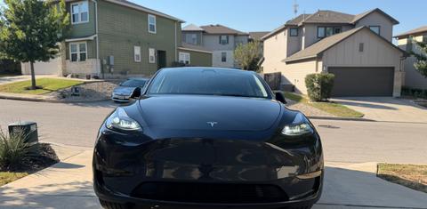 Tesla Model Y 2025