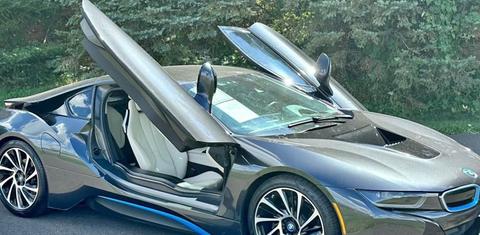 BMW i8 2016