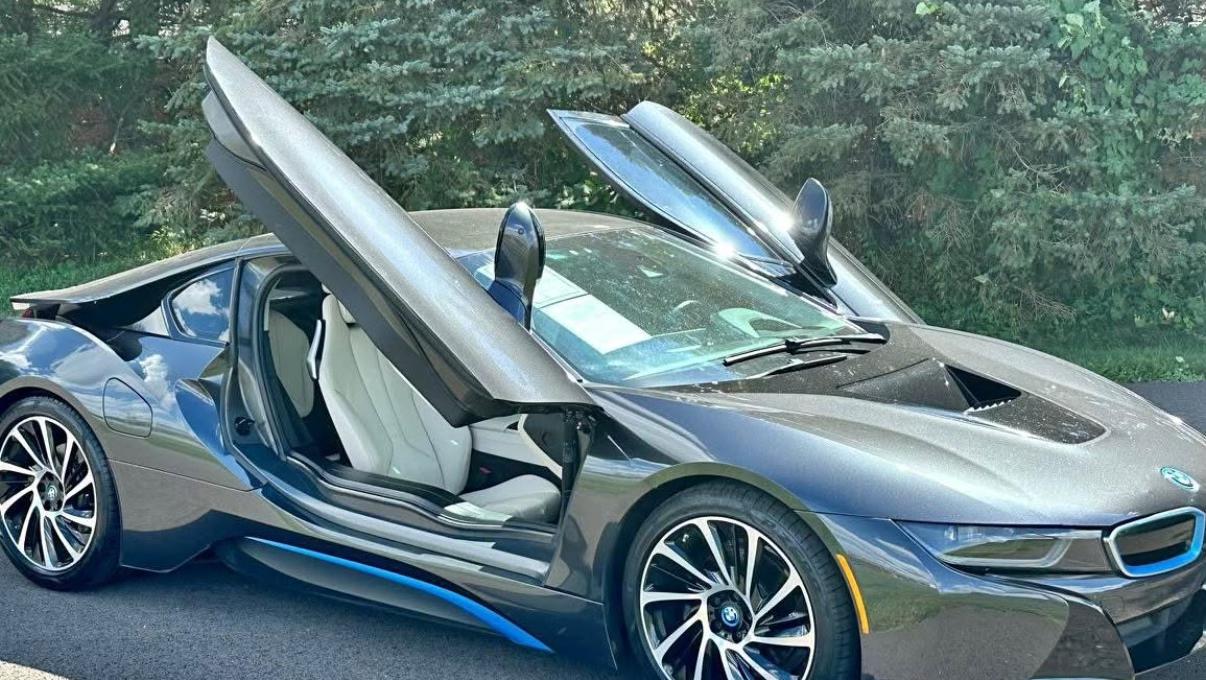BMW i8 2016 in Bloomfield Hills, MI