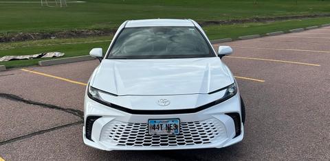 Toyota Camry Hybrid 2025